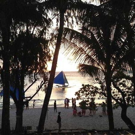 Queen\'S Beach Resort Manoc-Manoc Экстерьер фото