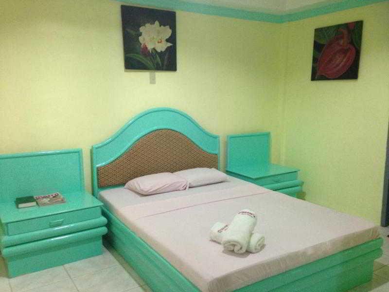 Queen\'S Beach Resort Manoc-Manoc Экстерьер фото